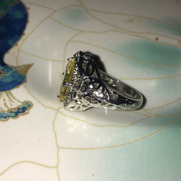 Ring - Picture 2 of 3